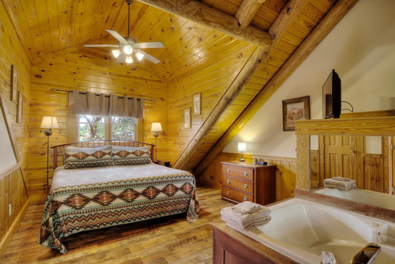 Great Wolf Cabin In Pigeon Forge! Villa Luaran gambar