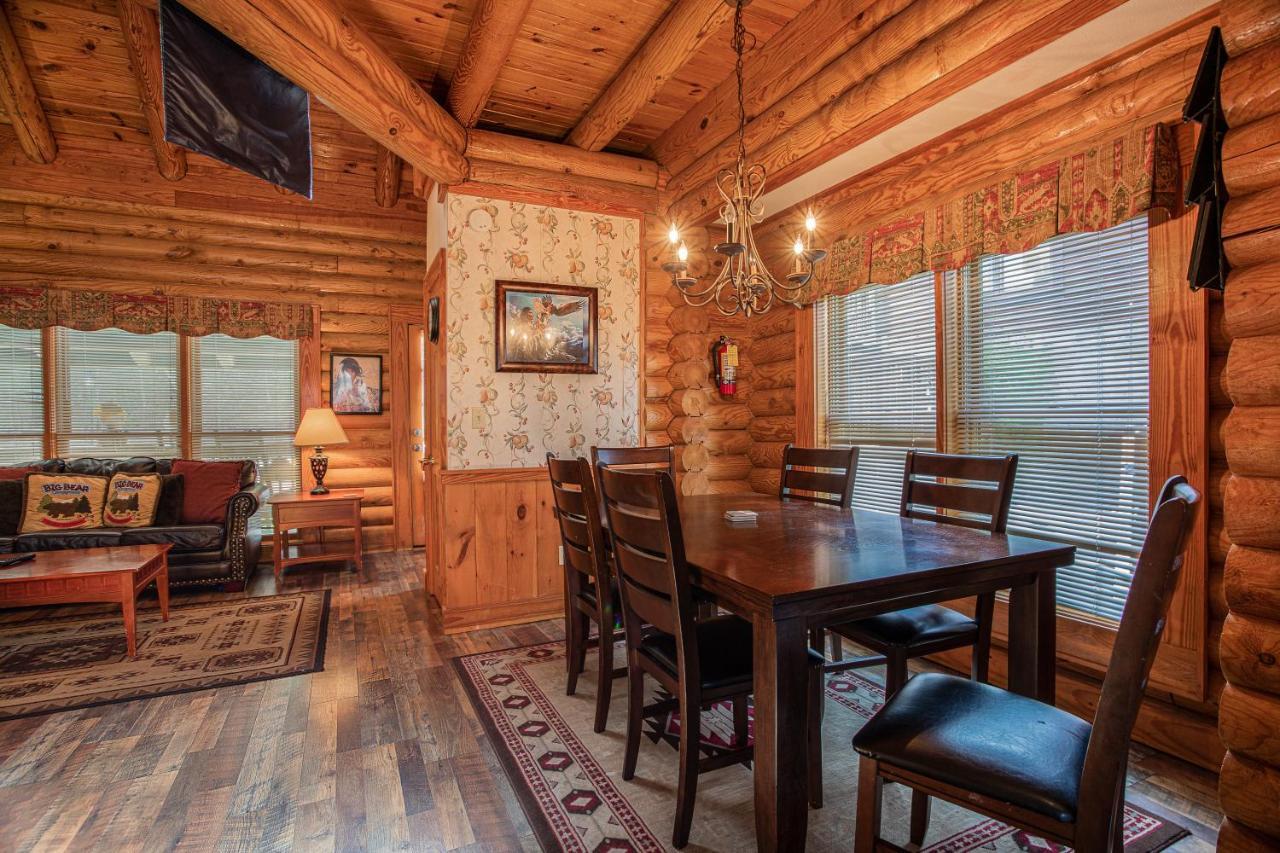 Great Wolf Cabin In Pigeon Forge! Villa Luaran gambar