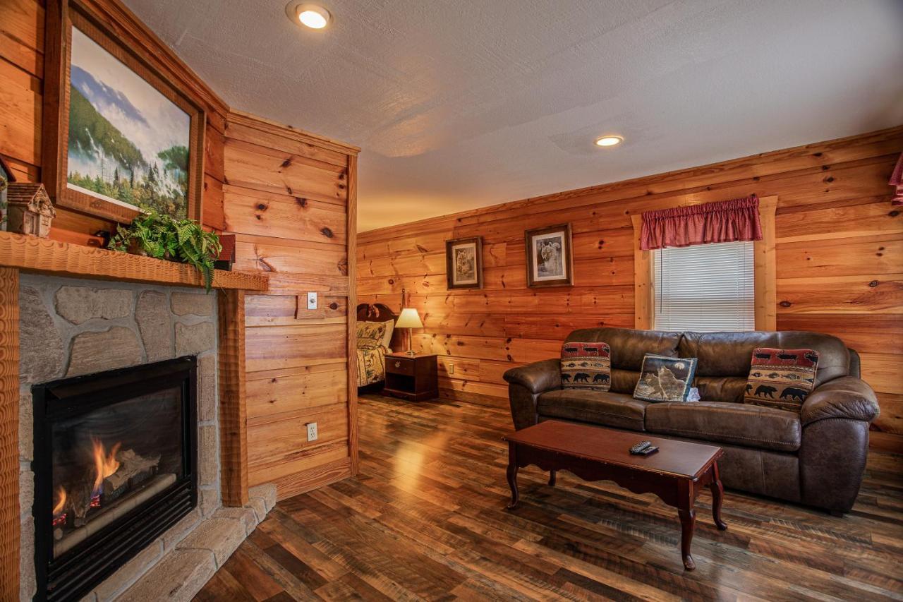 Great Wolf Cabin In Pigeon Forge! Villa Luaran gambar