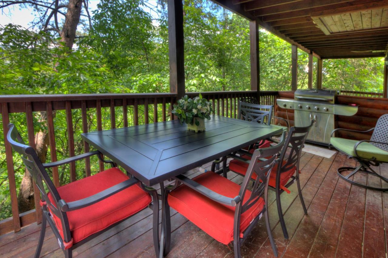 Great Wolf Cabin In Pigeon Forge! Villa Luaran gambar