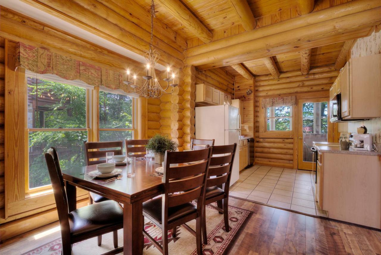 Great Wolf Cabin In Pigeon Forge! Villa Luaran gambar