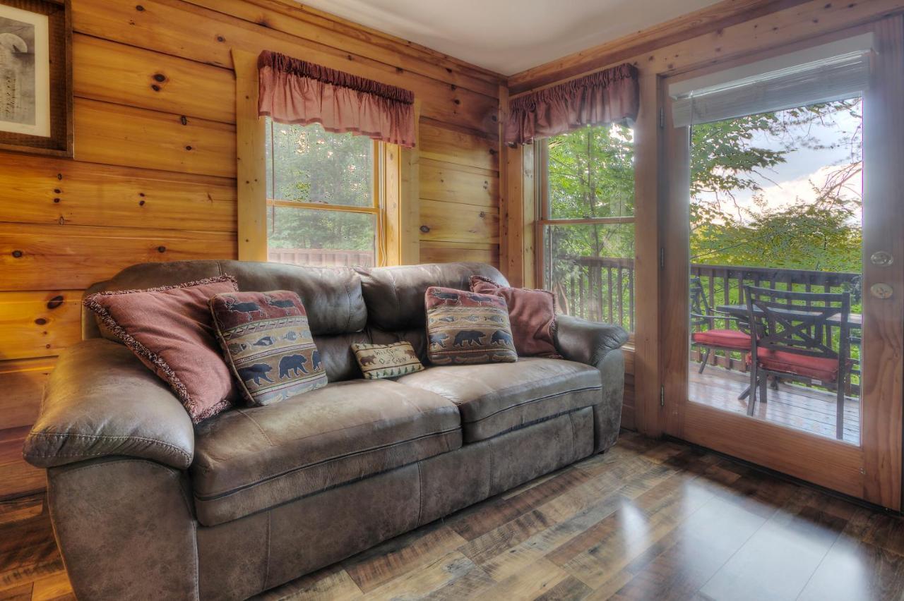 Great Wolf Cabin In Pigeon Forge! Villa Luaran gambar