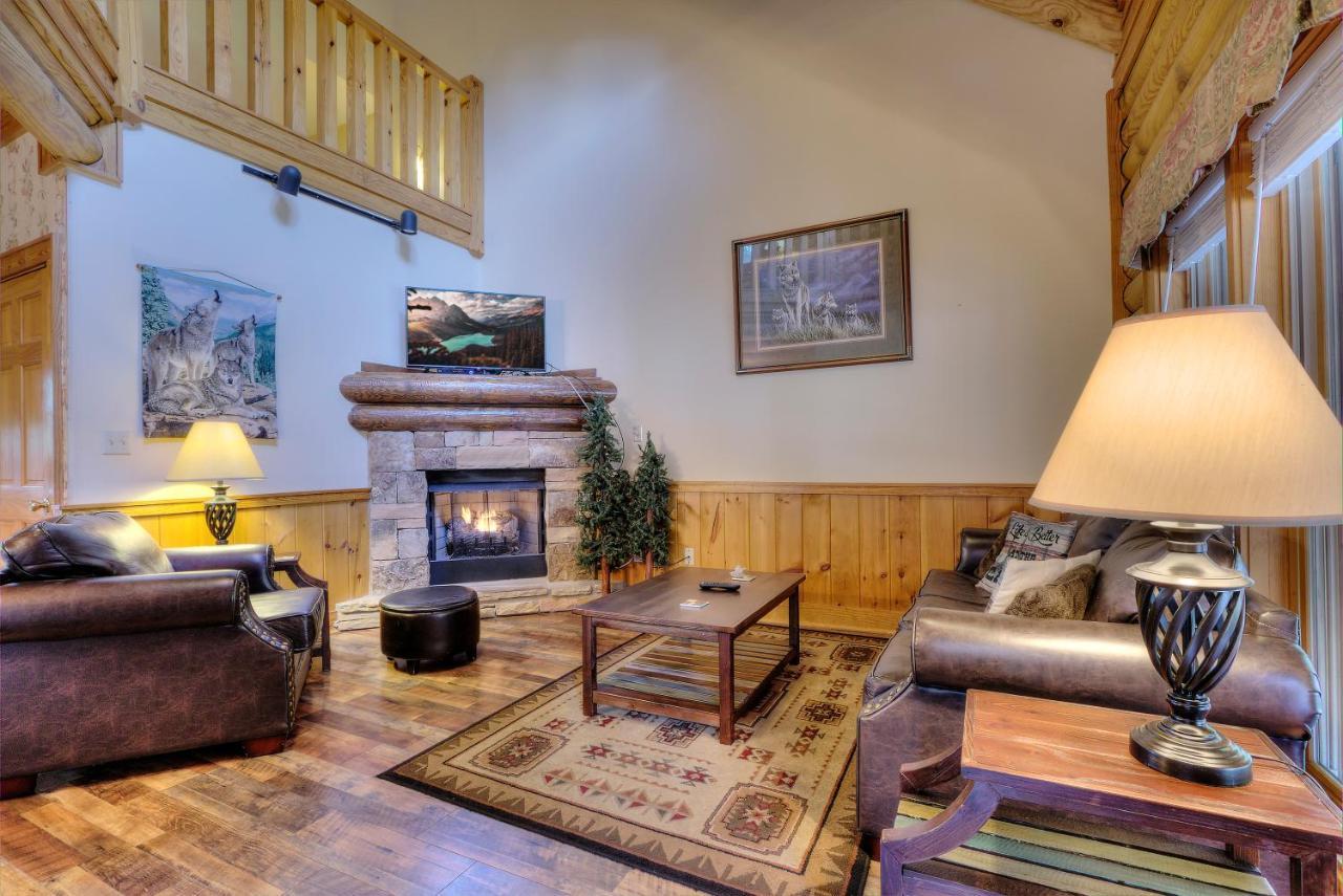 Great Wolf Cabin In Pigeon Forge! Villa Luaran gambar